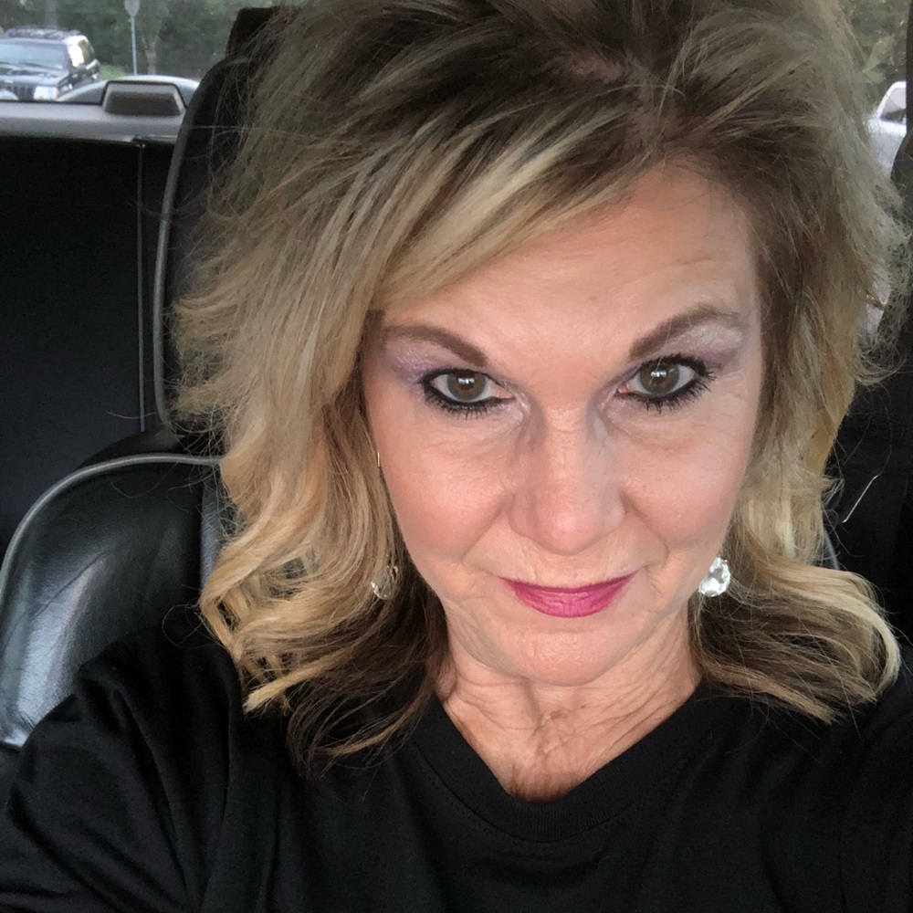 Meet your Posher, Debra